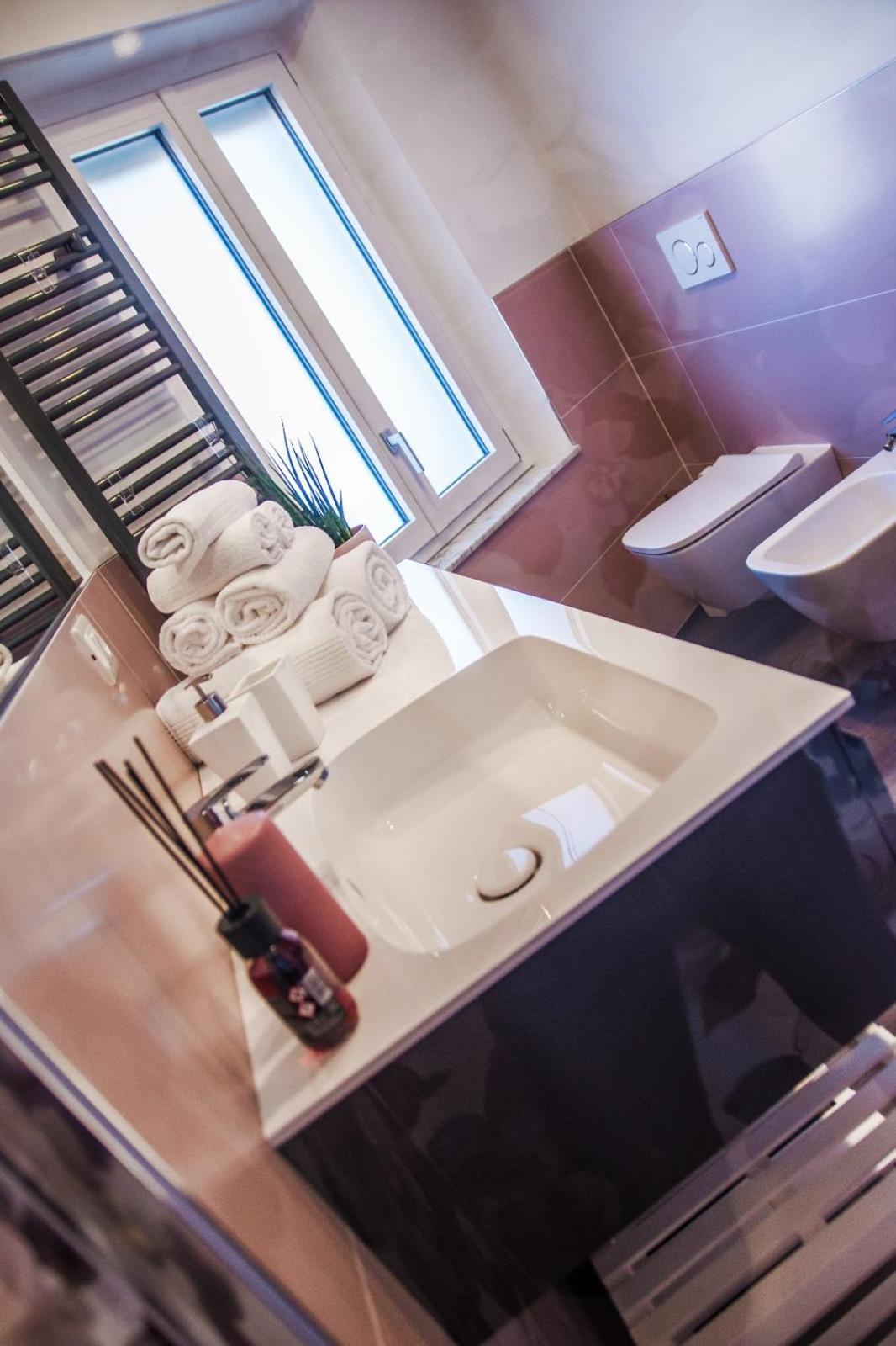Ninary Apartments A Due Passi Dal Centro Storico Άλμπα Εξωτερικό φωτογραφία